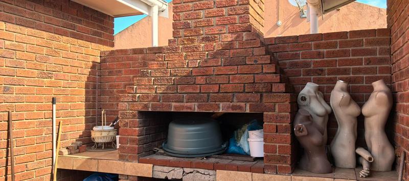 3 Bedroom Property for Sale in Heiderand Western Cape